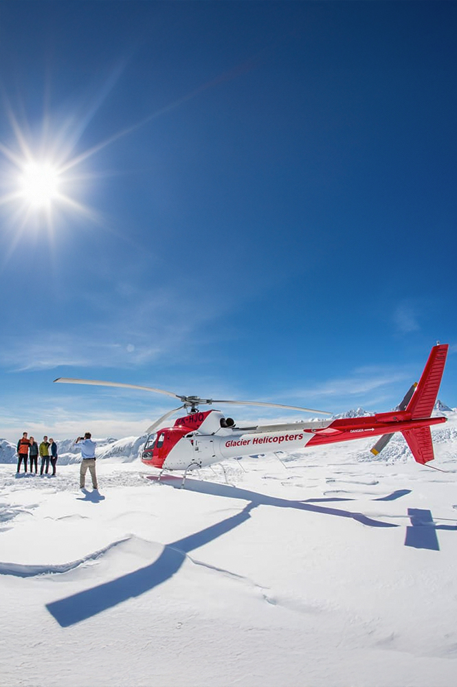 An unforgettable flight over icy landscapes